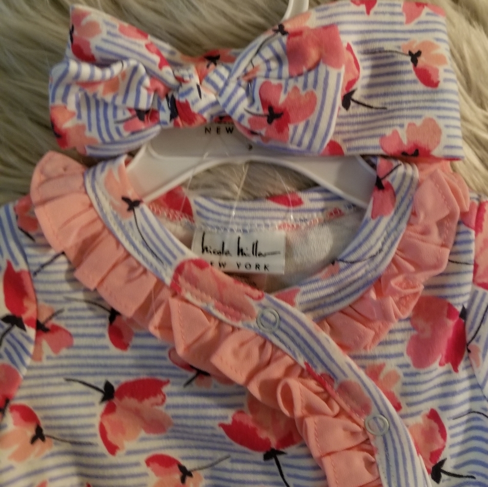 Little girl 0/3 months onesie